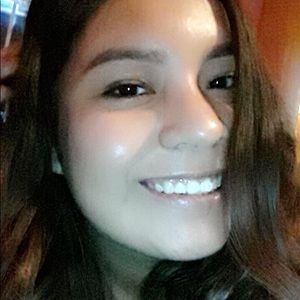 Meet your Posher, Cynthia